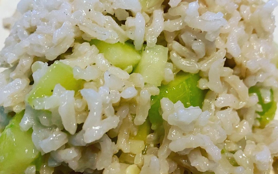 Riz thaï complet sauté aux courgettes
